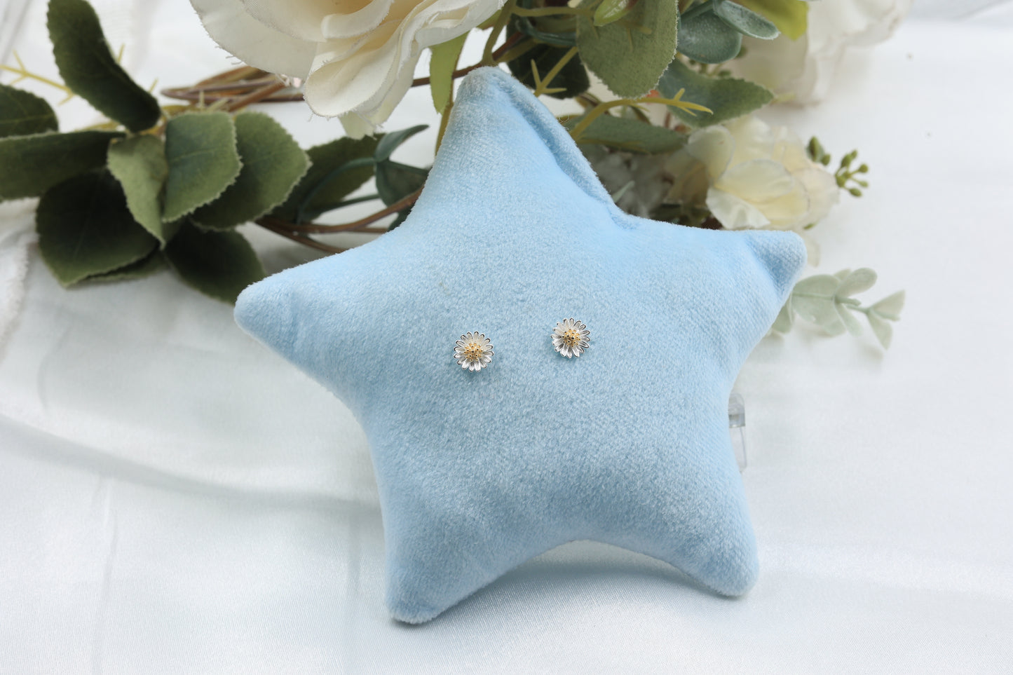 Daisy Flower Silver Stud Earrings | 925 Sterling Silver Hallmarked