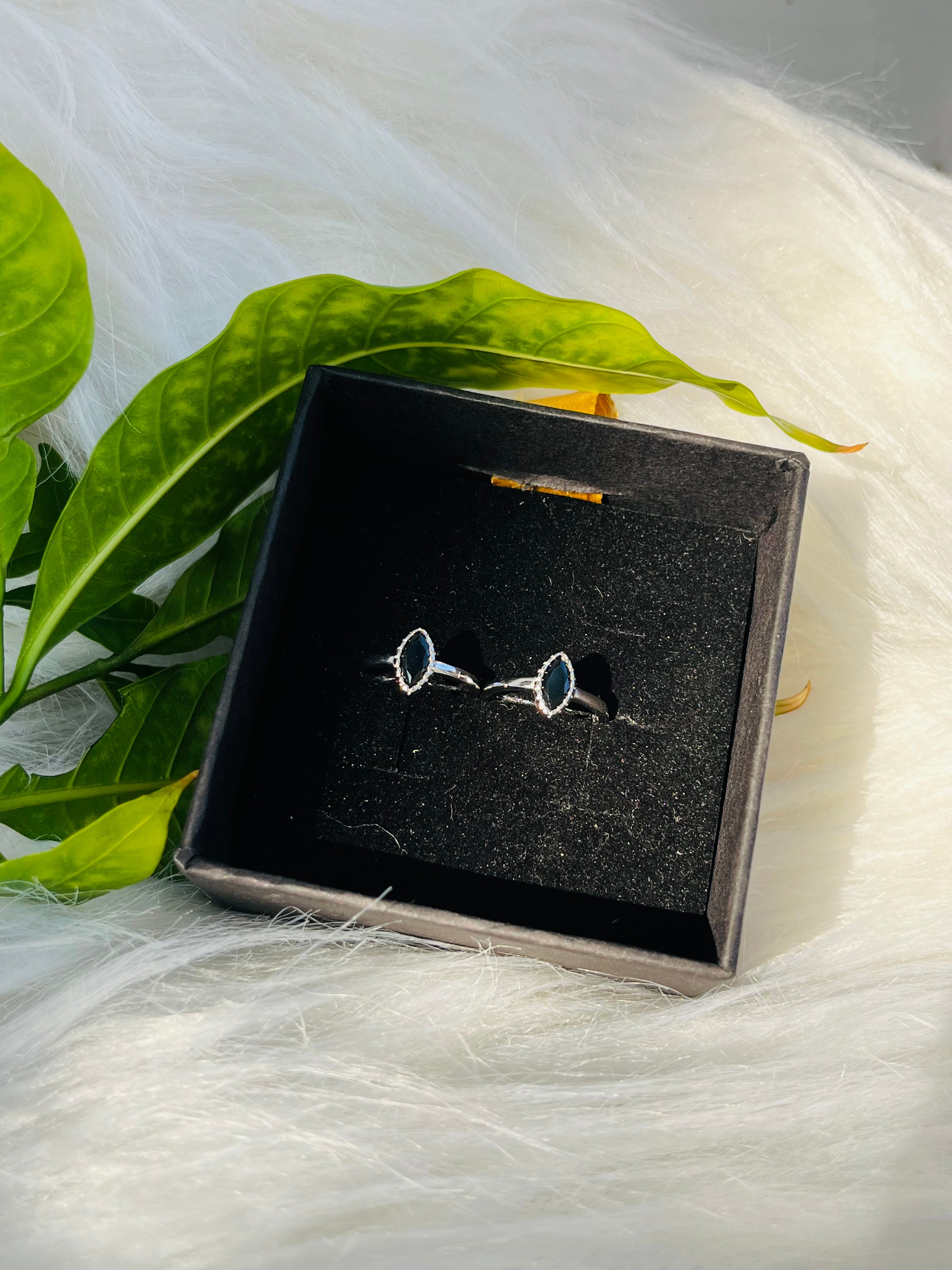 Marquise Black Stone Silver Toe Ring | 925 Silver Hallmarked Adjustable Bichhiya